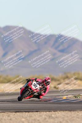 media/Dec-07-2025-CVMA (Sun) [[3e7d2de5dc]]/Race 16-Formula Middleweight/